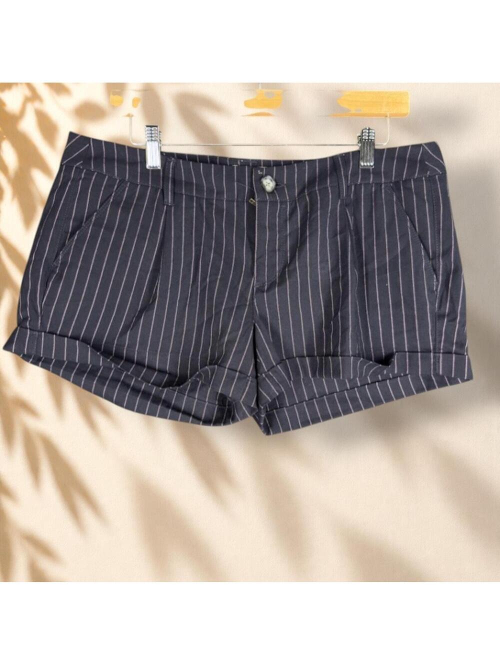 American Eagle Shorts Women 10 Blue Striped Mid Rise Cuffed Rayon Stretch Casual